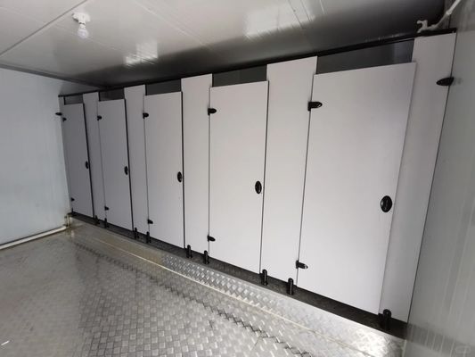 モダンスタイル 20FT/40FT カスタマイズされた緊急用公共トレーラー 浴室 トイレ WC モバイルポータブル トイレトレーラー