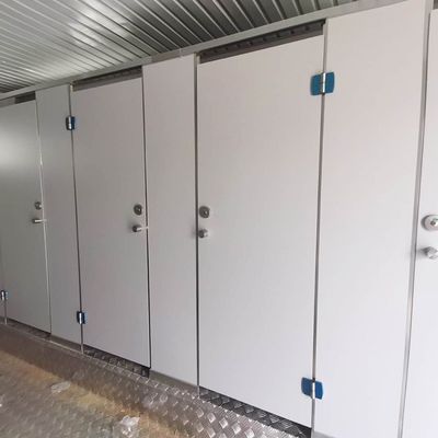 環境に優しいオーストラリア 標準白色またはカスタマイズされた色 屋外家用 建設現場 装配トイレ