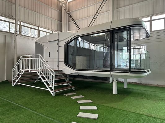 カスタマイズされたインテリア装飾 モダンなデザイン 豪華なキャンプカプセル インテリジェントシステム付きのプリファブリックハウス