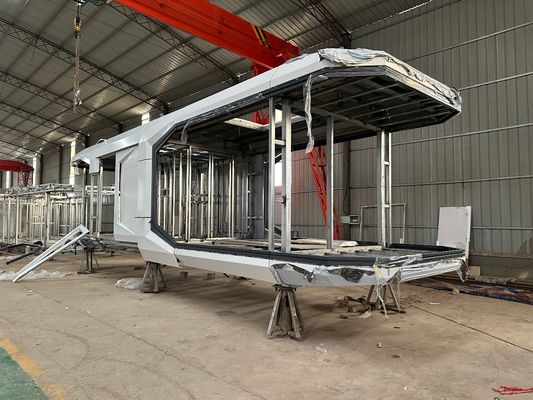 電気スイッチとカスタマイズされた色 屋外豪華スペースカプセルハウス リゾートホテルのためのプリファブモジュールハウス