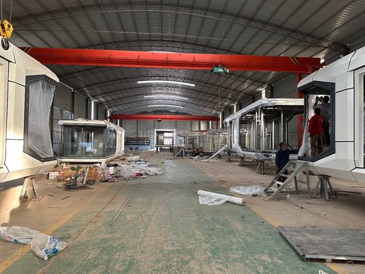 アルミ窓 独特のデザイン 宇宙カプセル コンテナ ホテル 寝室 モジュール式 住宅 急速な建設 旅行 リゾート