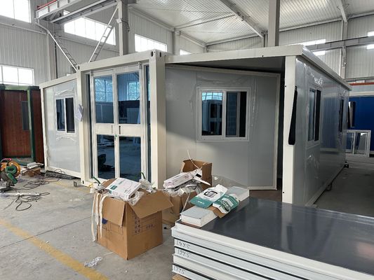 40 フィート 引換可能なコンテナ 拡張可能な家 環境に優しい 住宅用のプリファブ 家 ホテル 15-30 年の使用寿命
