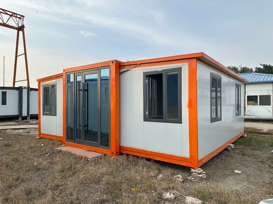 現代のデザイン スタイルの鋼サンドイッチパネル 40ft 3 4 5 ベッドルーム プレファブコンテナハウス 拡張可能なコンテナハウス
