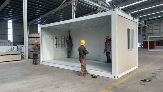 セキュリティドア 20ft 40ft 迅速な設置 プリファブ 折りたたみ 小型住宅 移動型 ジグザグ 折りたたみ コンテナハウス 仮設寮