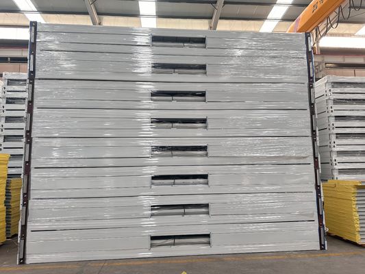 ポータブルオーストラリア 20ft 40ft サンドウィッチパネル フラットパック コンテナハウス 15-25年寿命と出荷 40'HC