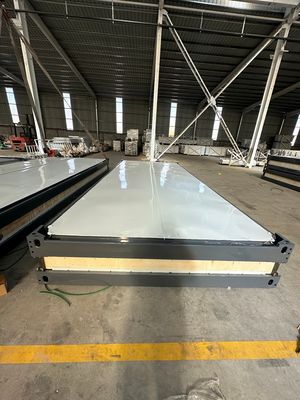 ポータブルオーストラリア 20ft 40ft サンドウィッチパネル フラットパック コンテナハウス 15-25年寿命と出荷 40'HC
