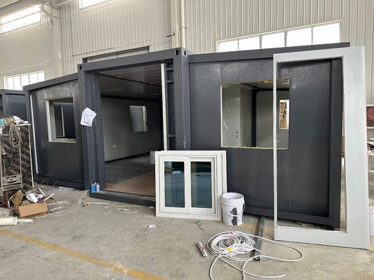 40Ft 20Ft 移動式 プリファブリック拡張可能なコンテナハウス アルミ合金 ドアと快適なデザイン