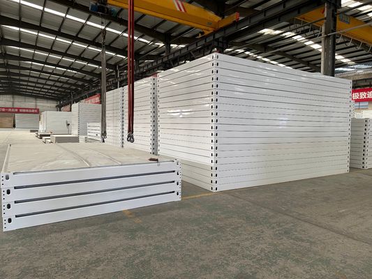 カスタマイズされた色 柔軟な組み立て フラットパック モジュラルのホームサンドイッチパネル プロ用のプリファブリックオフィスコンテナ