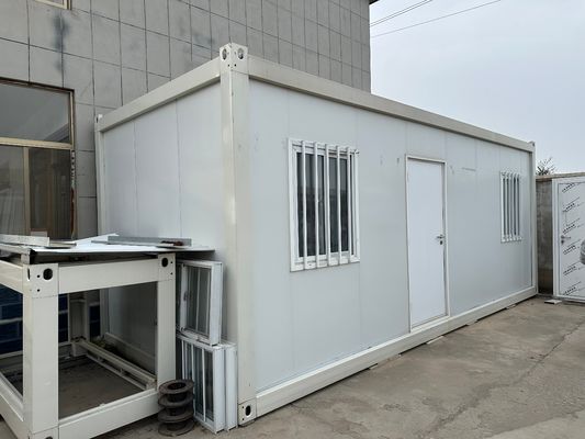 現代のデザインスタイル ハリケーン 防災 プリファブリック オフィス コンテナ 20フィート 30フィート 40フィート 迅速な設置 フラットパックホーム