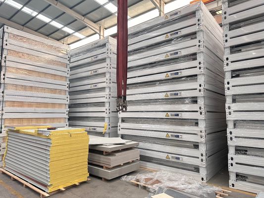 現代のデザインスタイル ハリケーン 防災 プリファブリック オフィス コンテナ 20フィート 30フィート 40フィート 迅速な設置 フラットパックホーム