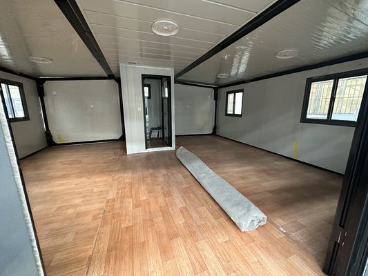 15-30年 サービスライフ スチールサンドイッチパネル 移動式 拡張可能な住宅 コンテナハウス 浴室とキッチン
