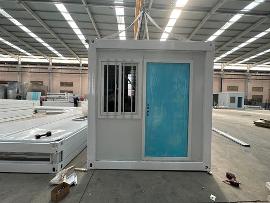 快適な折りたたむ式 コンテナ モジュール式オフィス トップ屋根水不全とローカル標準の電気を持つ家