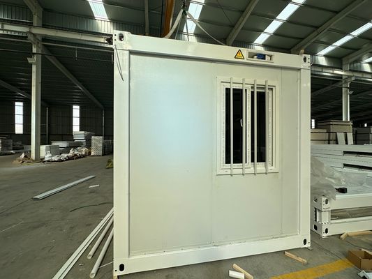 ローカル標準電気 田舎式デザインスタイル ストレージ用コンテナハウスのための強固で安定した拆卸可能な折りたたむ小屋