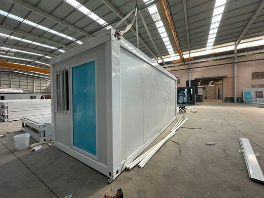 ローカル標準電気 田舎式デザインスタイル ストレージ用コンテナハウスのための強固で安定した拆卸可能な折りたたむ小屋