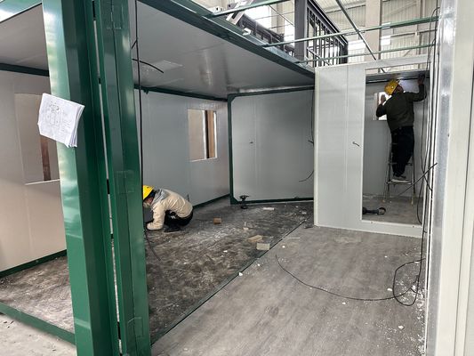 トップ屋根 防水 移行式デザイン 輪付きの海用コンテナハウス 拡張可能なコンテナハウス