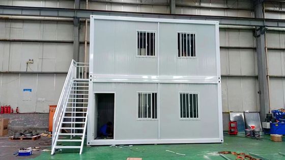 2階建ての別れるホテル コンテナハウス