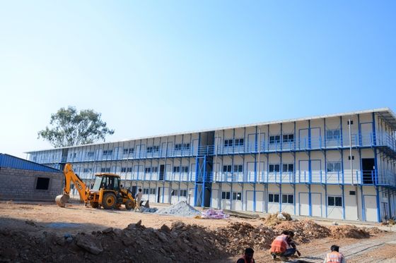 軽鋼構造枠 省エネ 韓国のためのプリファブハウス 三角屋根と緑の生活