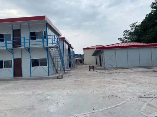 環境保護とサンドイッチパネルの利点を持つプリファブホビットハウス