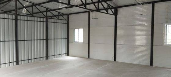 パナマ 木造ハウス 防水設計とアルミ窓のプリファブリック小屋