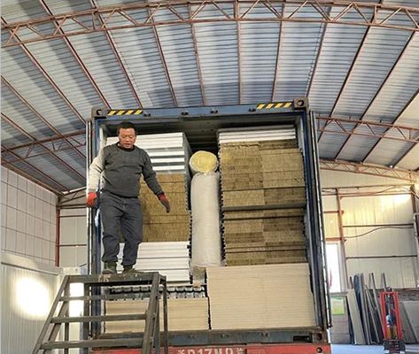 環境 保護 の 利点 を 持つ 現代 の 豪華 な プリファブリック 家